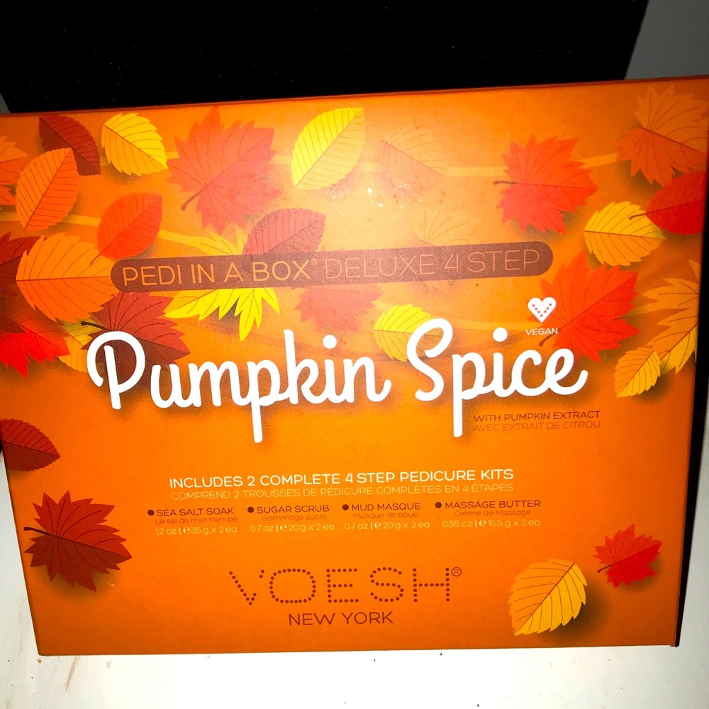 VOESH NY PEDICURE IN A BOX DUO PUMPKIN SPICE NWT